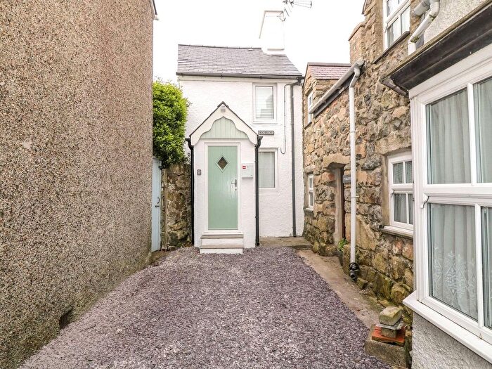 1 Bedroom Property To Rent In Stryd Y Ffynnon, Pwllheli, LL53