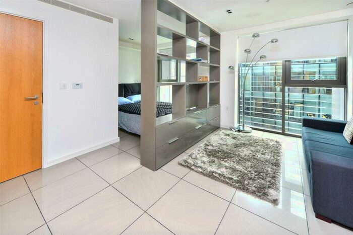 Flat To Rent In Triton Building, Regents Park, NW1