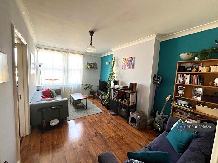 1 Bedroom Flat To Rent In Turnpike Lane, Turnpike Lane, N8