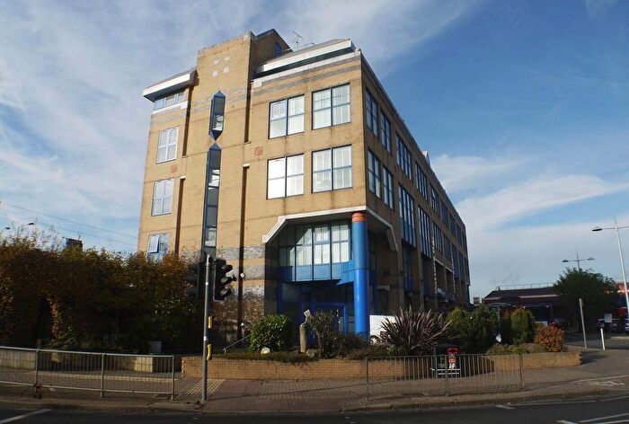 2 Bedroom Flat To Rent In Albany Gate, Darkes Lane, EN6