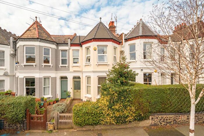 4 Bedroom House For Sale In Sydney Road, London, N10