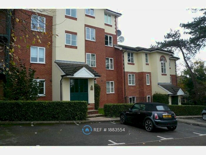 1 Bedroom Flat To Rent In Queen Alexandra Road, High Wycombe, HP11