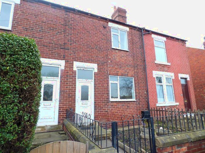 2 Bedroom Terraced House For Sale In Wood Lane, Castleford, WF10