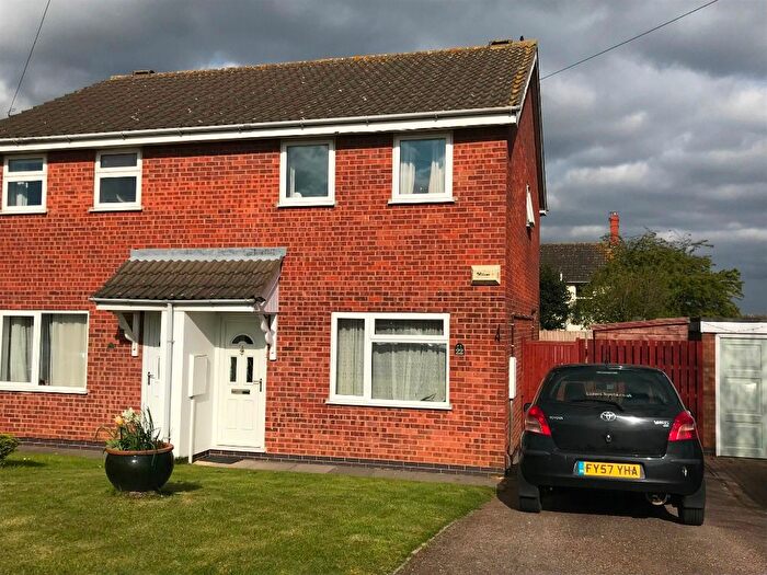 3 Bedroom Semi-Detached House To Rent In Ripon Close, Grantham, NG31