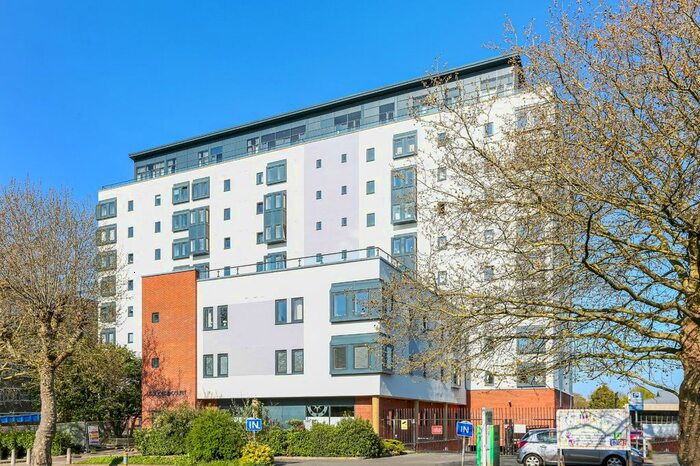 1 Bedroom Flat To Rent In London Road, London, SW16