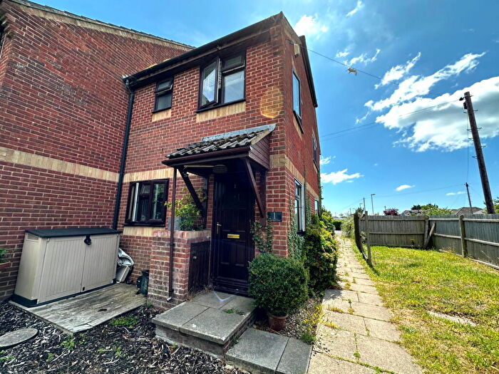 2 Bedroom End Of Terrace House For Sale In Dennistoun Avenue, Christchurch, BH23