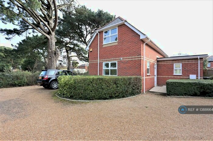3 Bedroom Detached House To Rent In Endfield Road, Bournemouth, BH9