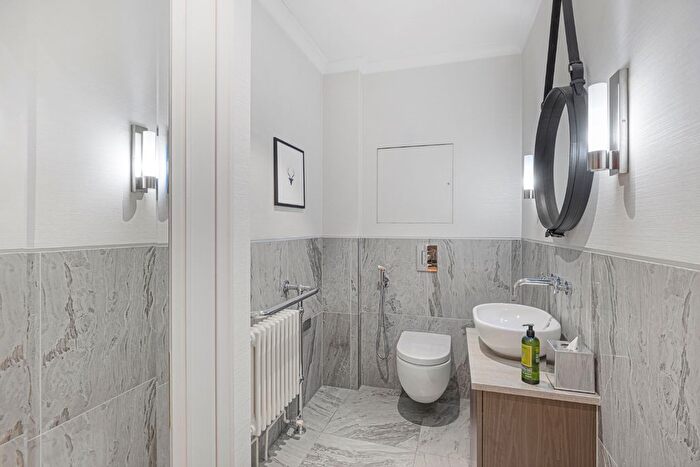 1 Bedroom Flat To Rent In Hyde Park Gate, South Kensington, London, United Kingdom, SW7