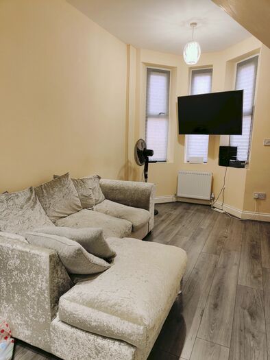 2 Bedroom End Of Terrace House To Rent In Wilson Road, London E6