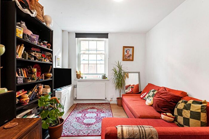 1 Bedroom Flat For Sale In Peabody Estate, Camberwell Green, London, SE5