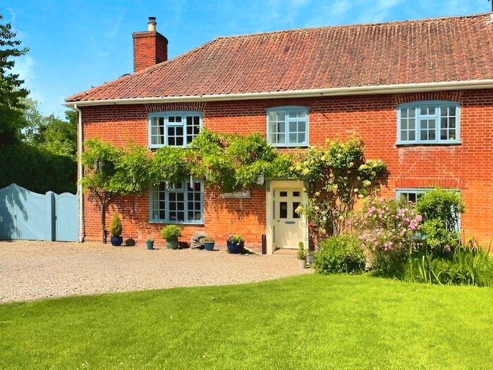 4 Bedroom Semi-Detached House For Sale In Kenninghall Road, Banham, Norwich, NR16