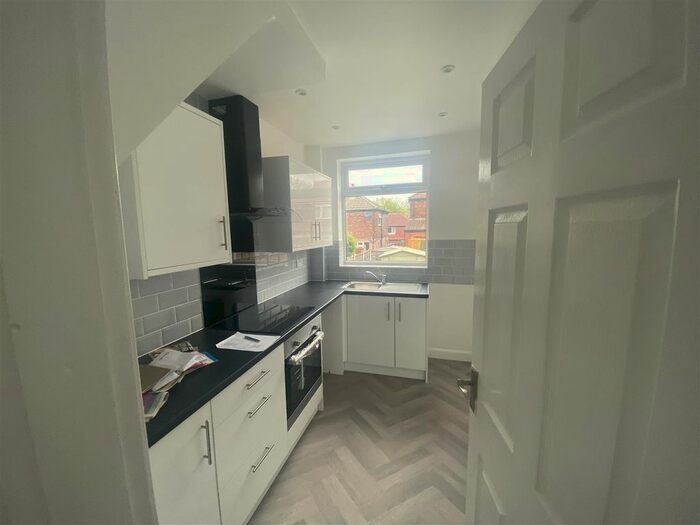 3 Bedroom Semi-Detached House To Rent In St. Kildas Avenue, Droylsden, Manchester, M43