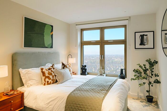 1 Bedroom Flat To Rent In The Wiltern, Dawlish Avenue, East Perivale, Perivale, UB6