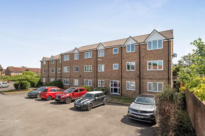 1 Bedroom Flat For Sale In Seymour Way, Sunbury, TW16