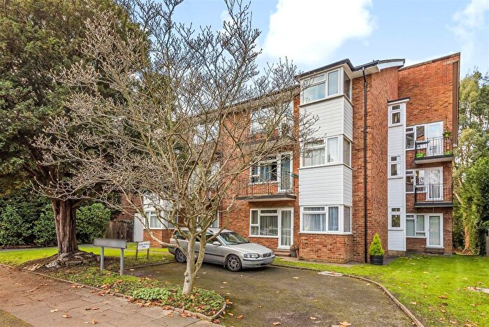 1 Bedroom Flat To Rent In Lovelace Road, Surbiton, KT6