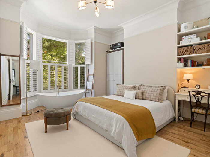 2 Bedroom Flat For Sale In Brondesbury Road, London, NW6