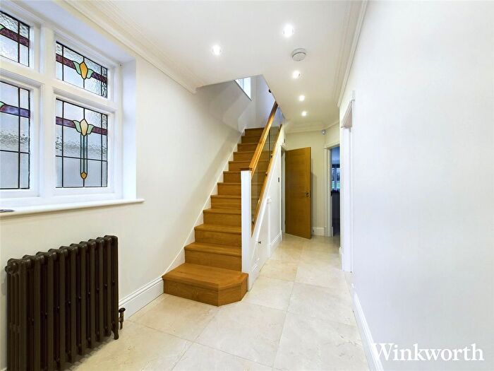 5 Bedroom Semi-Detached House To Rent In Ainsdale Road, Ealing, London, W5