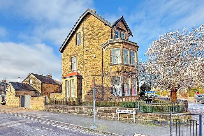 5 Bedroom End Of Terrace House For Sale In Kings Road, Harrogate, HG1