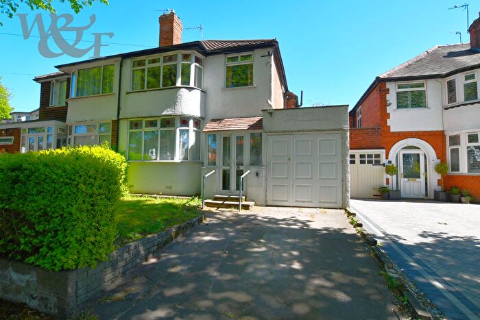 3 Bedroom Semi Detached House For Sale In Enstone Road, Birmingham, B23