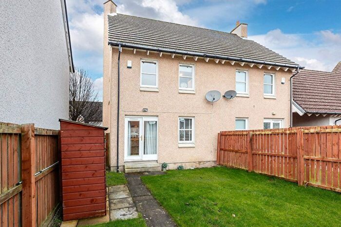 3 Bedroom Semi-Detached House For Sale In Farmstead Way, Bo'ness, EH51