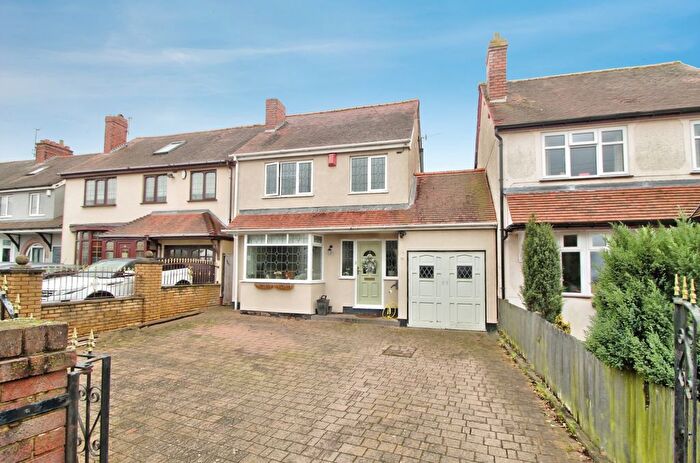 3 Bedroom Detached House For Sale In Amblecote Road, Brierley Hill, DY5