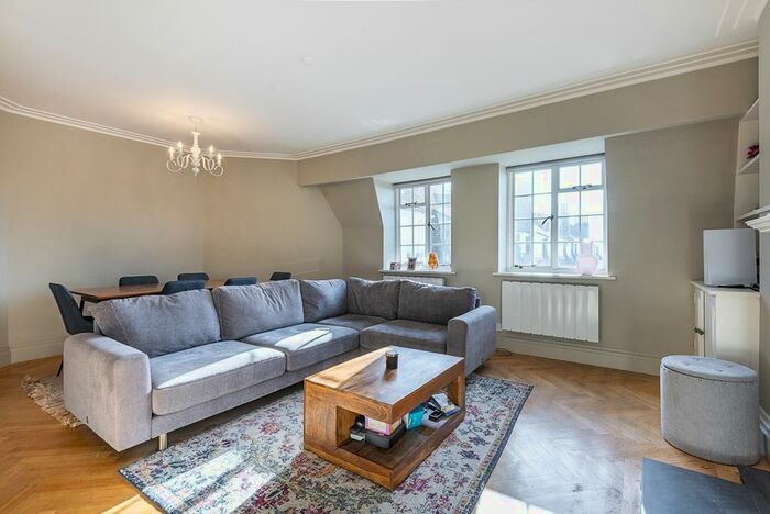 2 Bedroom Flat To Rent In Richmond Hill Court, Richmond, TW10