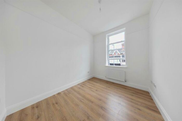 1 Bedroom Flat To Rent In Hoe Street, Walthamstow, E17