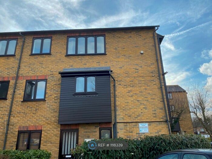 2 Bedroom Flat To Rent In Greenford Avenue, London W7