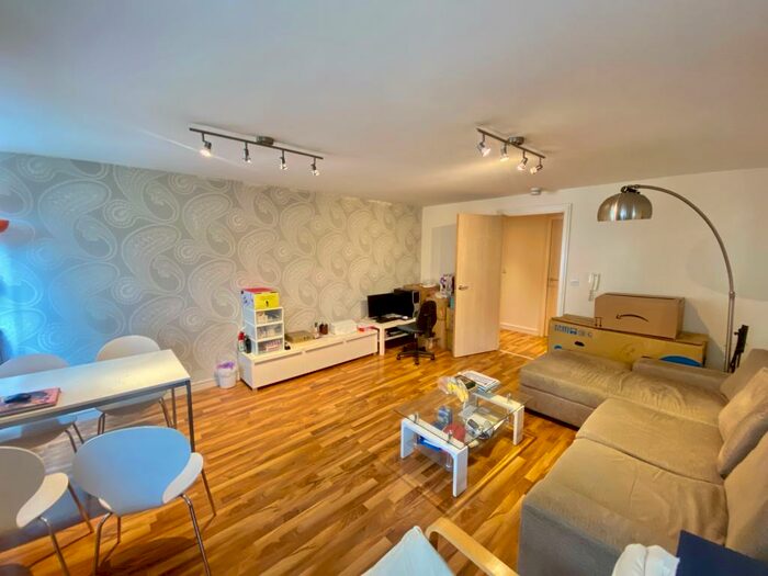 2 Bedroom Apartment To Rent In The Quadrangle, Lower Ormond Street, Manchester, M1