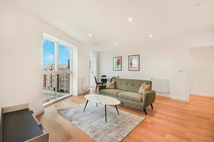 3 Bedroom Flat To Rent In Penny Brookes Street, London, E15