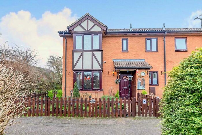 2 Bedroom Detached House To Rent In Ramerick Gardens, Arlesey, Bedfordshire, SG15