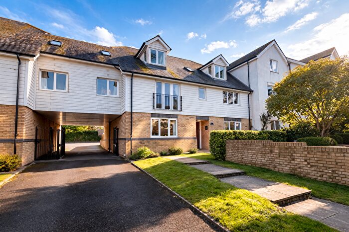 2 Bedroom Flat To Rent In Percy Avenue, Broadstairs, CT10