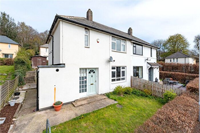 3 Bedroom Semi Detached House For Sale In Iveson Green, Leeds, West Yorkshire, LS16