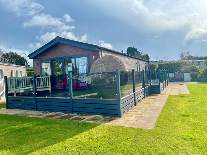 2 Bedroom Mobile/park Home For Sale In Halt Road, Goonhavern, Truro, TR4