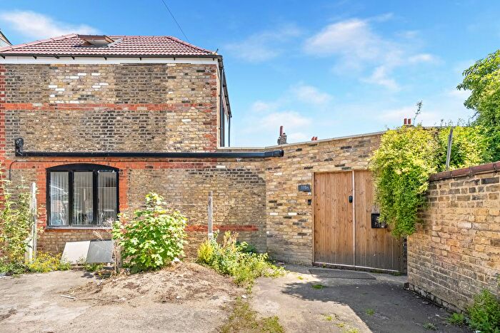 2 Bedroom Semi Detached House For Sale In Bickersteth Road, London, SW17