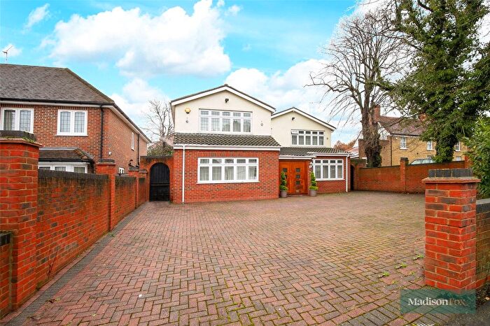 4 Bedroom Detached House To Rent In Hainault Road, Chigwell, Essex, IG7
