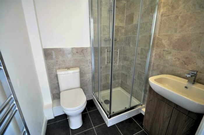 2 Bedroom Maisonette To Rent In Sherwood Park Avenue, Blackfen, Sidcup, DA15