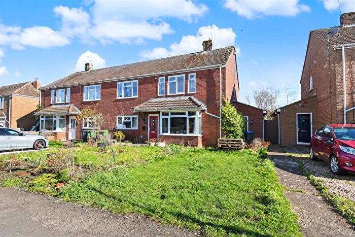 2 Bedroom Maisonette For Sale In Franklin Road, Whitnash, Leamington Spa, CV31