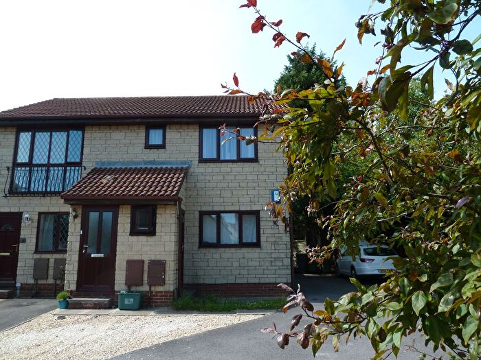 1 Bedroom Flat To Rent In Paddock Close, Bristol, BS32