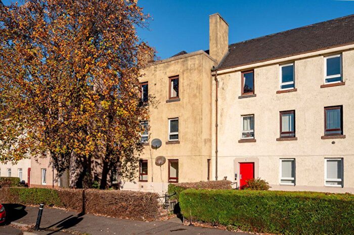 3 Bedroom Flat For Sale In / Craigentinny Road, Edinburgh, EH7