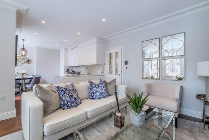 3 Bedroom Flat To Rent In King Street, London, W6