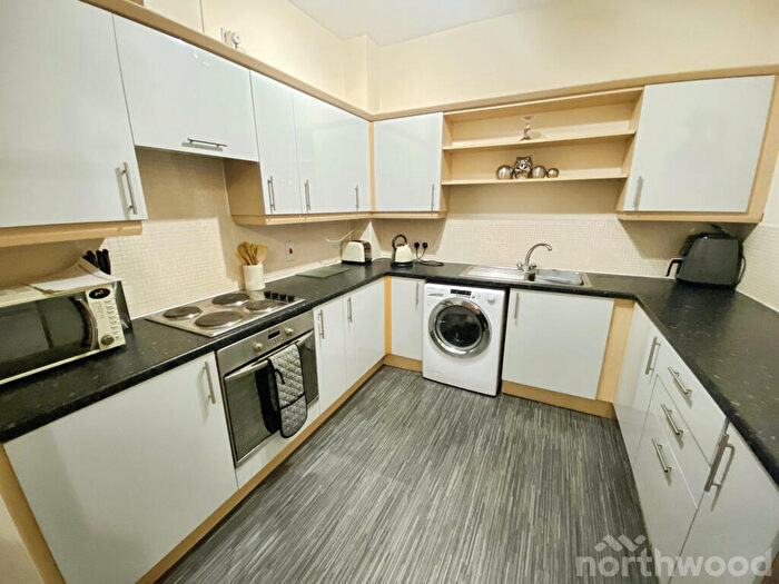 2 Bedroom Flat For Sale In Lowbridge Court, Garston, Liverpool, L19