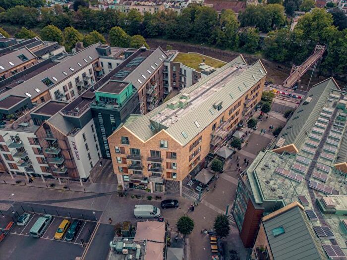 2 Bedroom Apartment To Rent In Chandlers House - Wapping Wharf, BS1