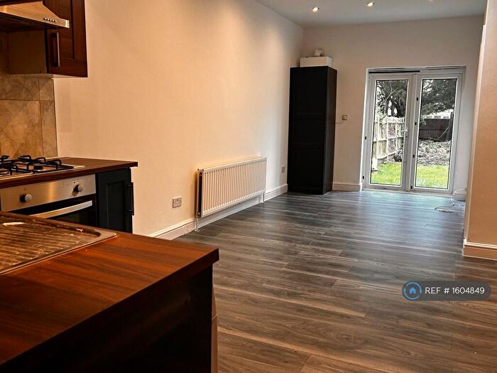 2 Bedroom Flat To Rent In Anerley, London, SE20