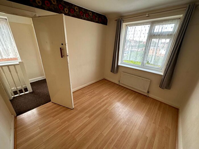 2 Bedroom Semi Detached House To Rent In Lansbury Drive, Hayes, UB4