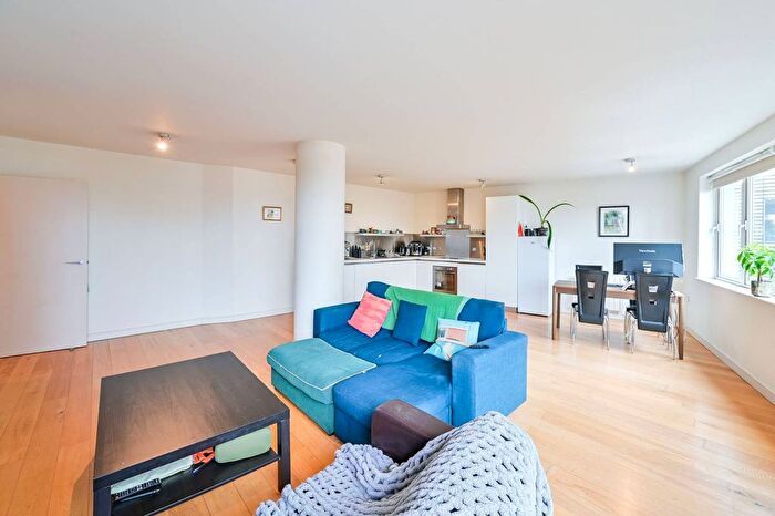 2 Bedroom Flat For Sale In Steedman Street, Elephant And Castle, London, SE17