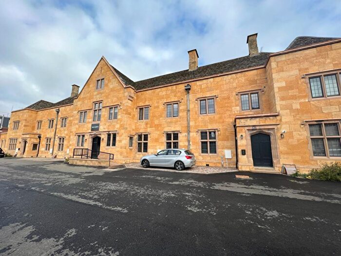 2 Bedroom Apartment To Rent In Banbury, Oxfordshire, OX16