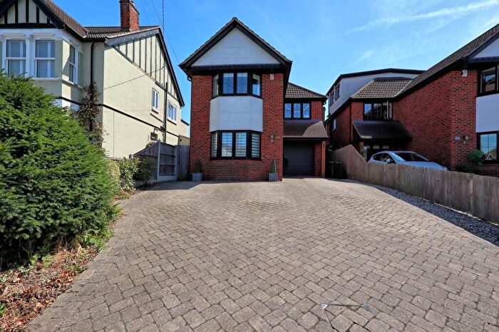 4 Bedroom Detached House For Sale In High Road, Hockley, SS5