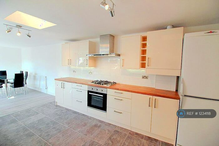 6 Bedroom Semi-Detached House To Rent In Pickard Street (Student), Warwick, CV34