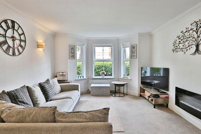 1 Bedroom Flat For Sale In Capstone Road, Bournemouth, Dorset, BH8